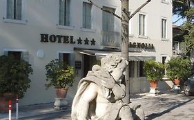 Hotel Magnolia